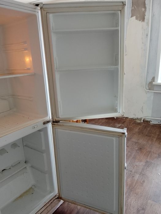 Продам рабочий холодильник