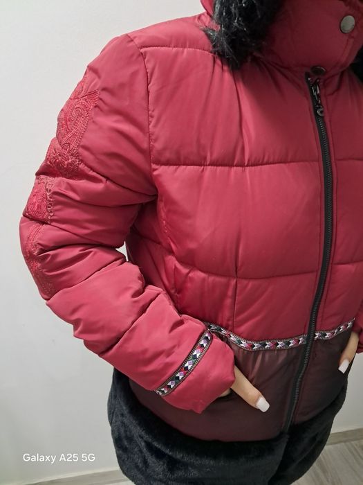 Vand geaca Dama Desigual Noua