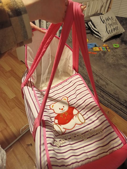 Продам , детскую переноску для девочки