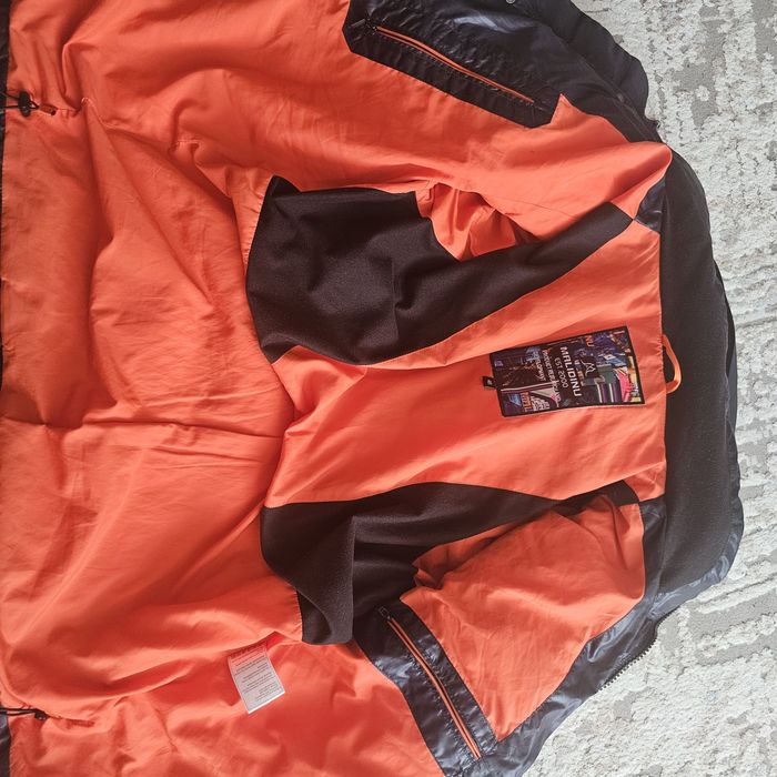 Продам куртку на мальчика 13-14