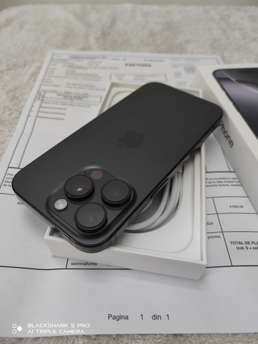 Vând iPhone 16 Pro 128GB Black Titanium  10/10 100%