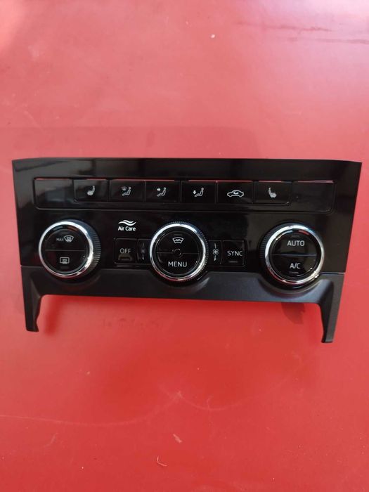 контролен панел за климатроник на Skoda Karoq 2025г