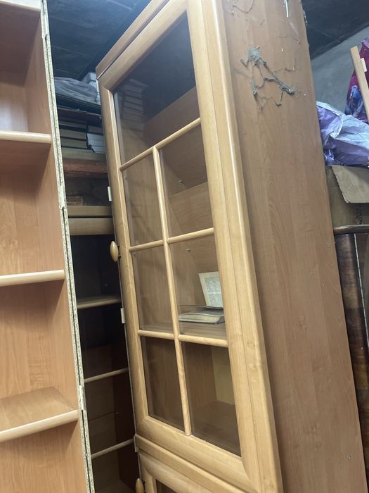 Бесплатно отдам диван,шкафы