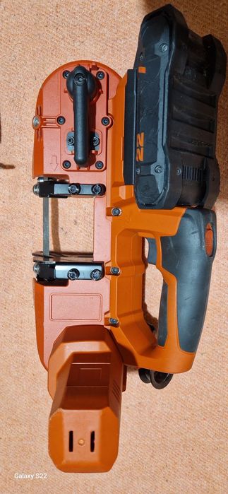 Hilti ferestrau panglica pe acumulator