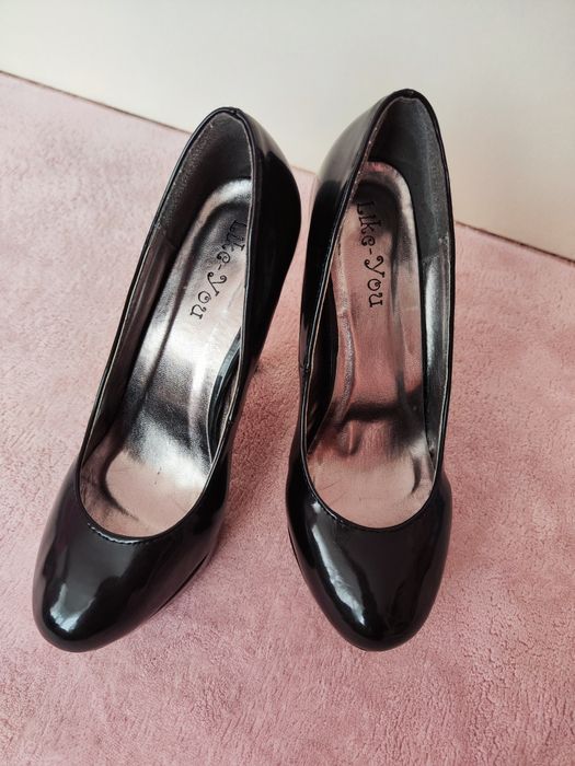 Дамски обувки с платформа