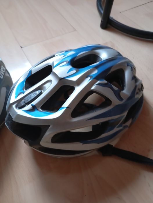 Vând căști diferite mod