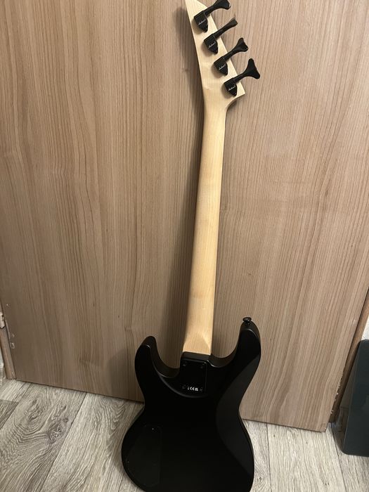 Бас китара Jackson