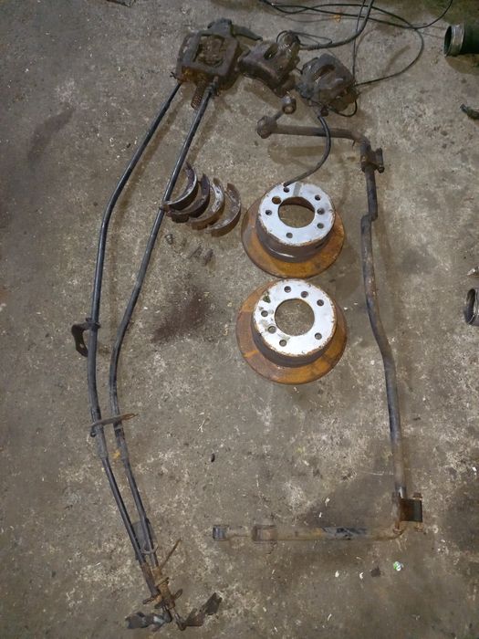 Суппорта задние на Мерседес Спринтер 96-06г.в