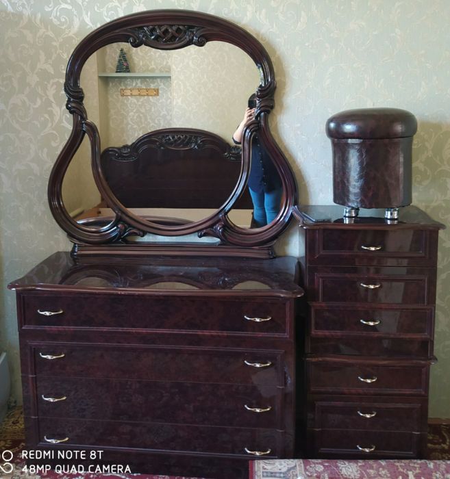 Mebel sotiladi.Narxi kelishiladi