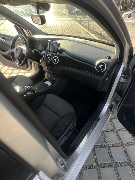 Mercedes B200 Automată | 1.6 Turbo Benzină | 2012 | 161.000 km | Piele