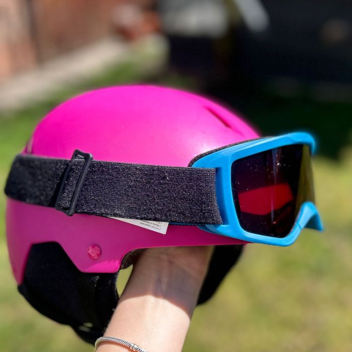 Casca si ochelari schi