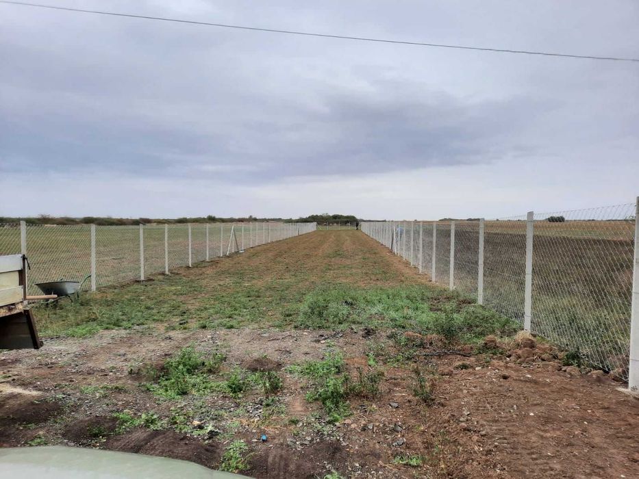 Executam garduri din stalpi de beton sau vindem stalpi gard / vie