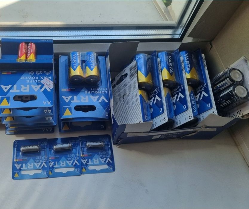 Батарейки Varta разные