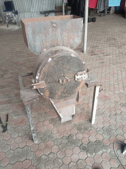 Дровилка для зерна и сена