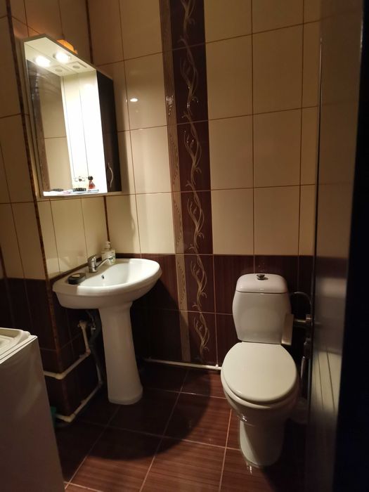 Apartament 4 camere, decomandat, etajul 1/4, mobilat și utilat, Roșiori de Vede