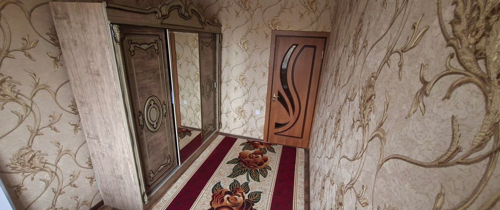 Navoiy shaxar 8-maktabdi oldidan 3 xonalik uy