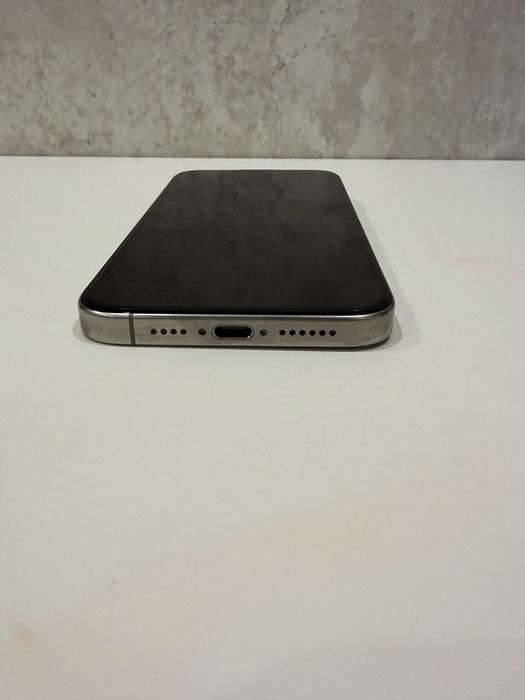 Продам IPhone 15 pro max 256 гб