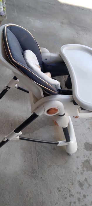 Детский кресло для кормления