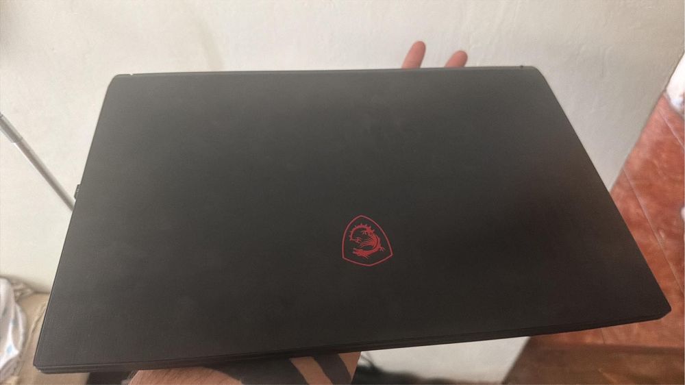 MSI GF75 Thin i7 / GTX 1660 Ti / 17.3” + Mouse Razer + Căști + Tastatură Gaming