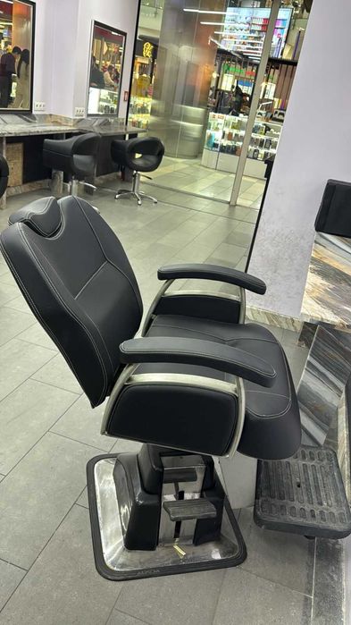 Парикмахерское кресло