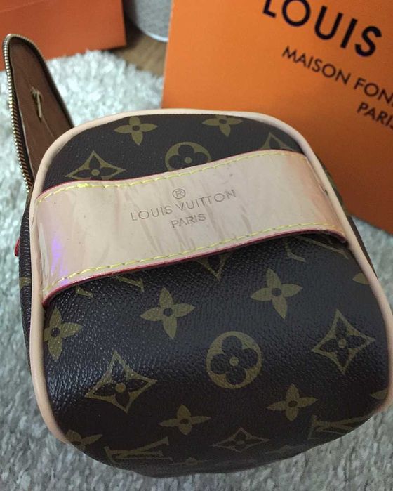 [Premium] Borseta/toiletry bag/geanta cosmetice Louis Vuitton Monogram