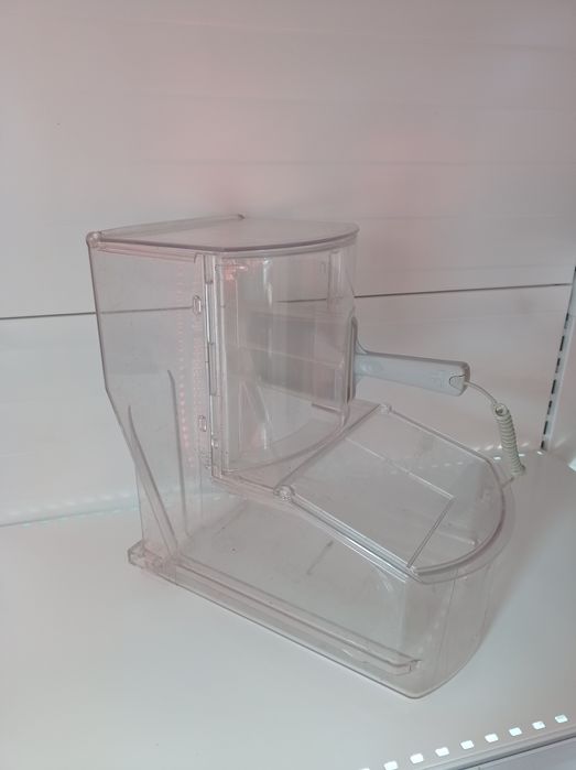 Контейнер с лопатка