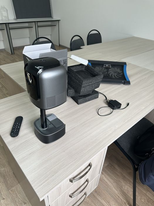 Проектор почти новый