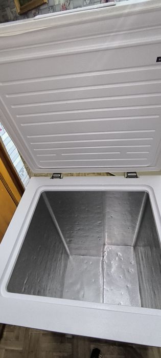 Морозилка продам