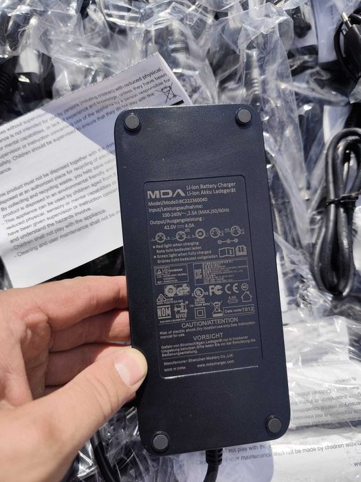 Vand incarcatoare de trotinete electrice