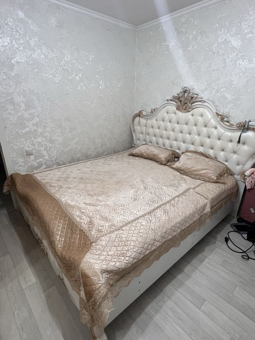 Двухспальная кровать