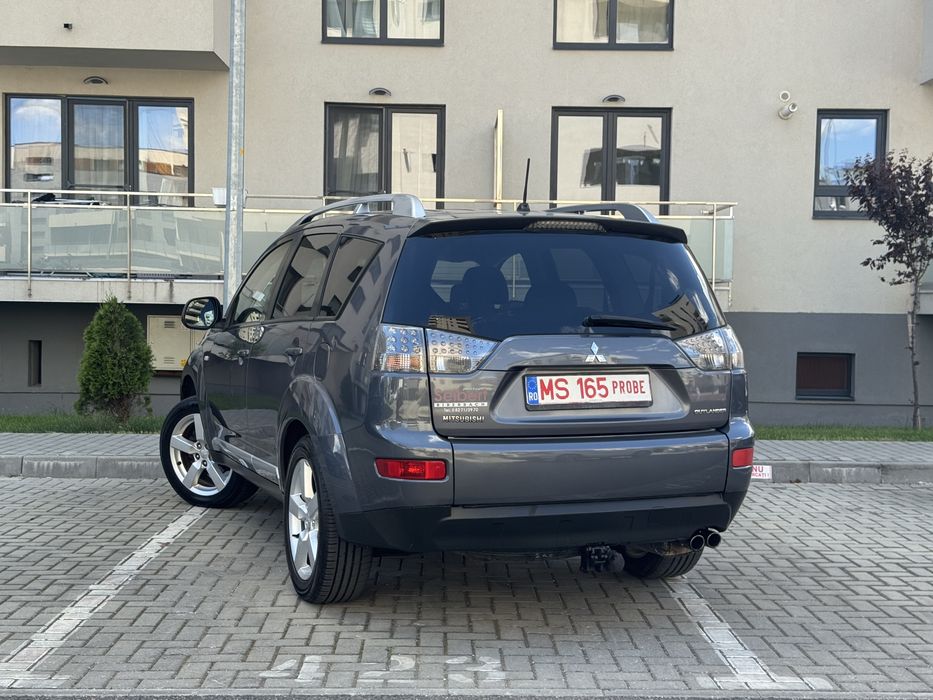 Mitshubishi Outlander 2.0 TDI 4x4 7 Locuri RATE / GATANTIE 1AN 2009 recent adus din Germania