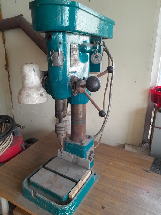 Сверлильный станок