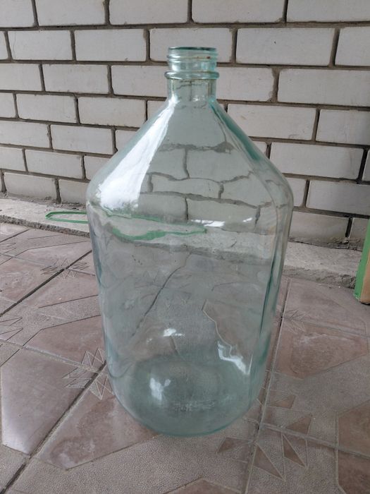 Продам бутыль 20 л.