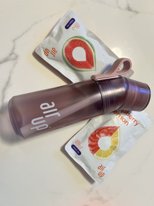 Бутилка в лилаво Air Up с филтър плодов вкус