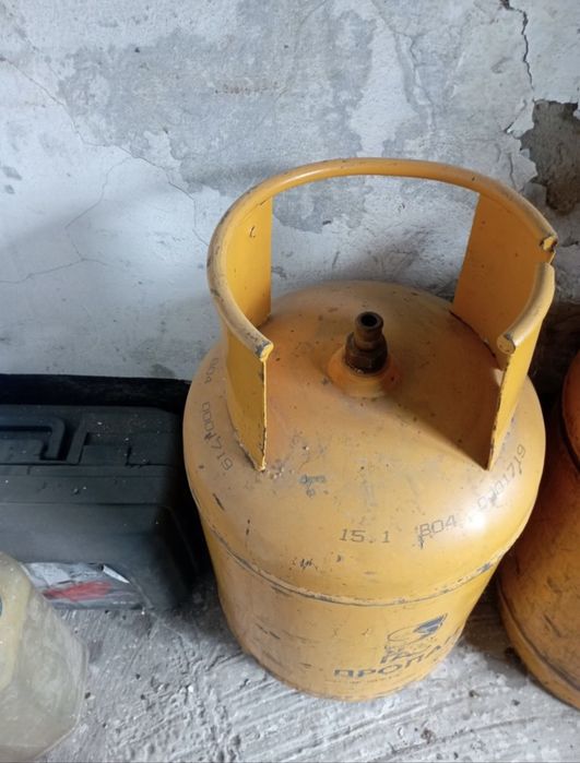 Продам Газ баллон желтый
