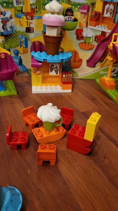 LEGO DUPLO: parc de distractii