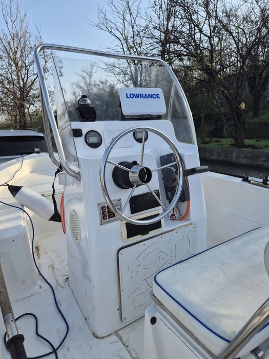 Vand barca cu motor 115cp