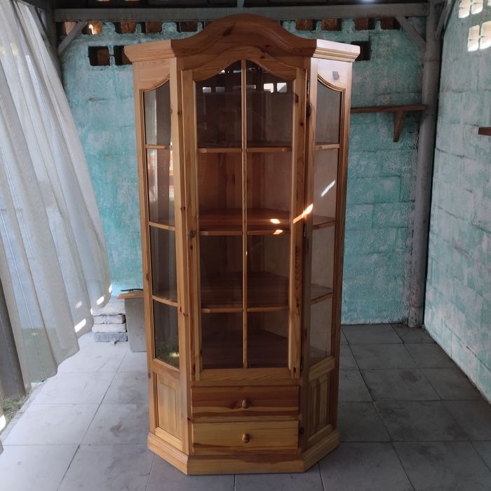 Продам сервант, цельное дерево