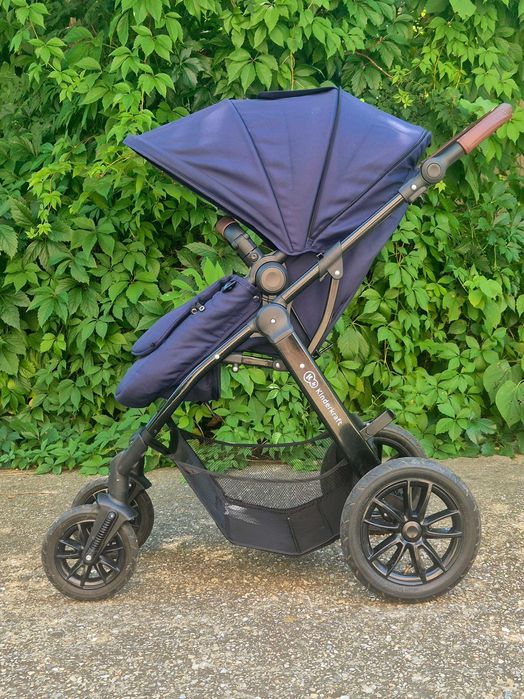 Cărucior transformabil pentru copii 3 în 1 (cu scoică auto).