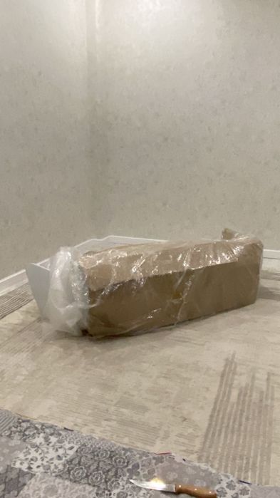 Новый бампер белый цвет на приора передный бампер