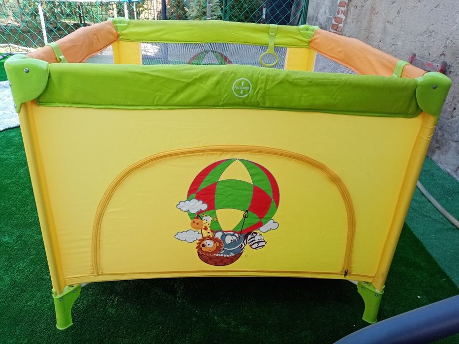 Țarc de joacă cu ușiță