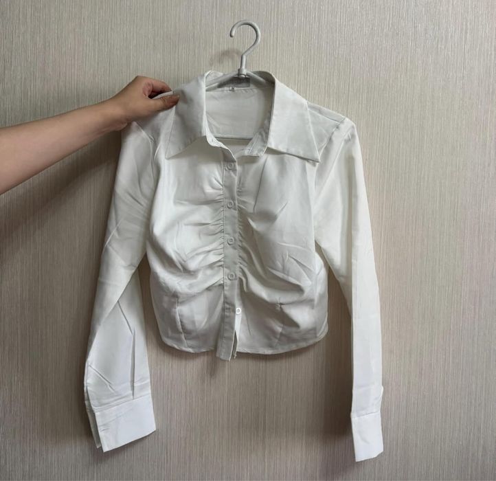 Школьная белая рубашка