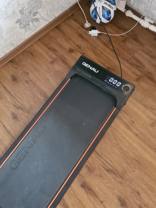 Беговая дорожка "GENAU" электрическая Германия