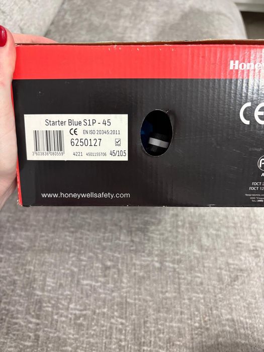 Papuci de lucru cu bombeu metalic