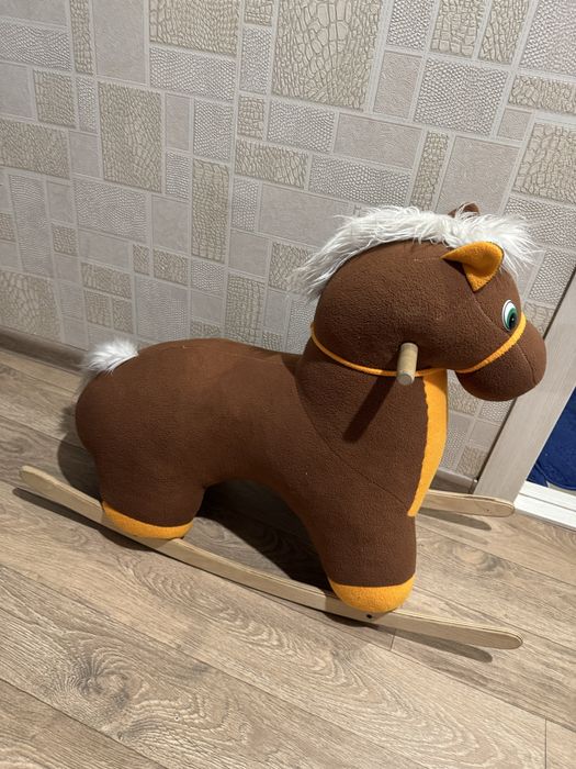 Продам лошадь-качалку