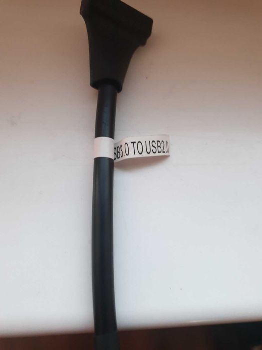 Кабел USB 2.0 с 9 пинов женски конектор към 20 пина USB 3.0