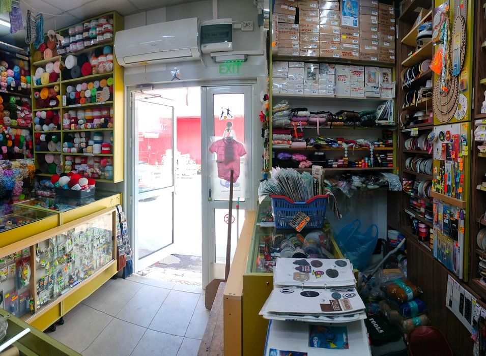 Продавам бизнес кинкалерия с магазин