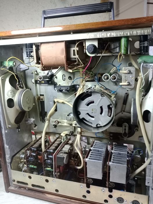 Продам магнитофон Юпитер 203 стерео