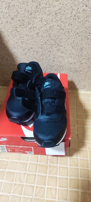 Детские кроссовки