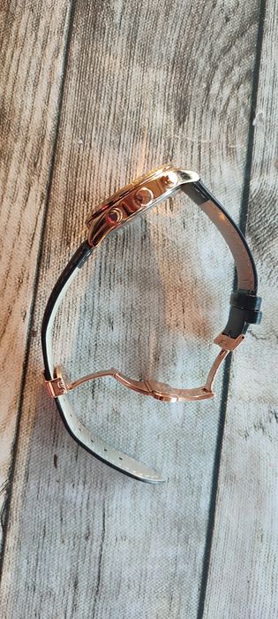 Дамски  часовник